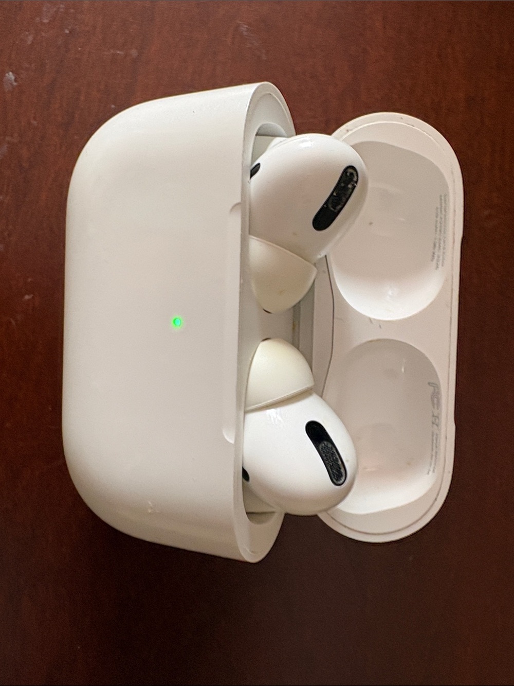 Apple AirPods Pro - Picture 2 of 4